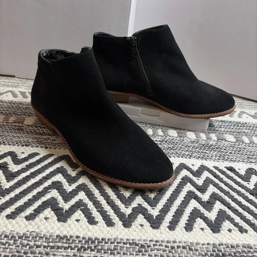 Gianni Bini Black Suede Ankle Booties Women’s 6.5 Side Zip Low Heel - Picture 2 of 9